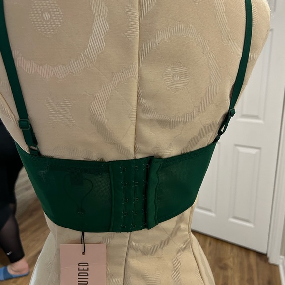 Lingerie - Picture 5 of 5